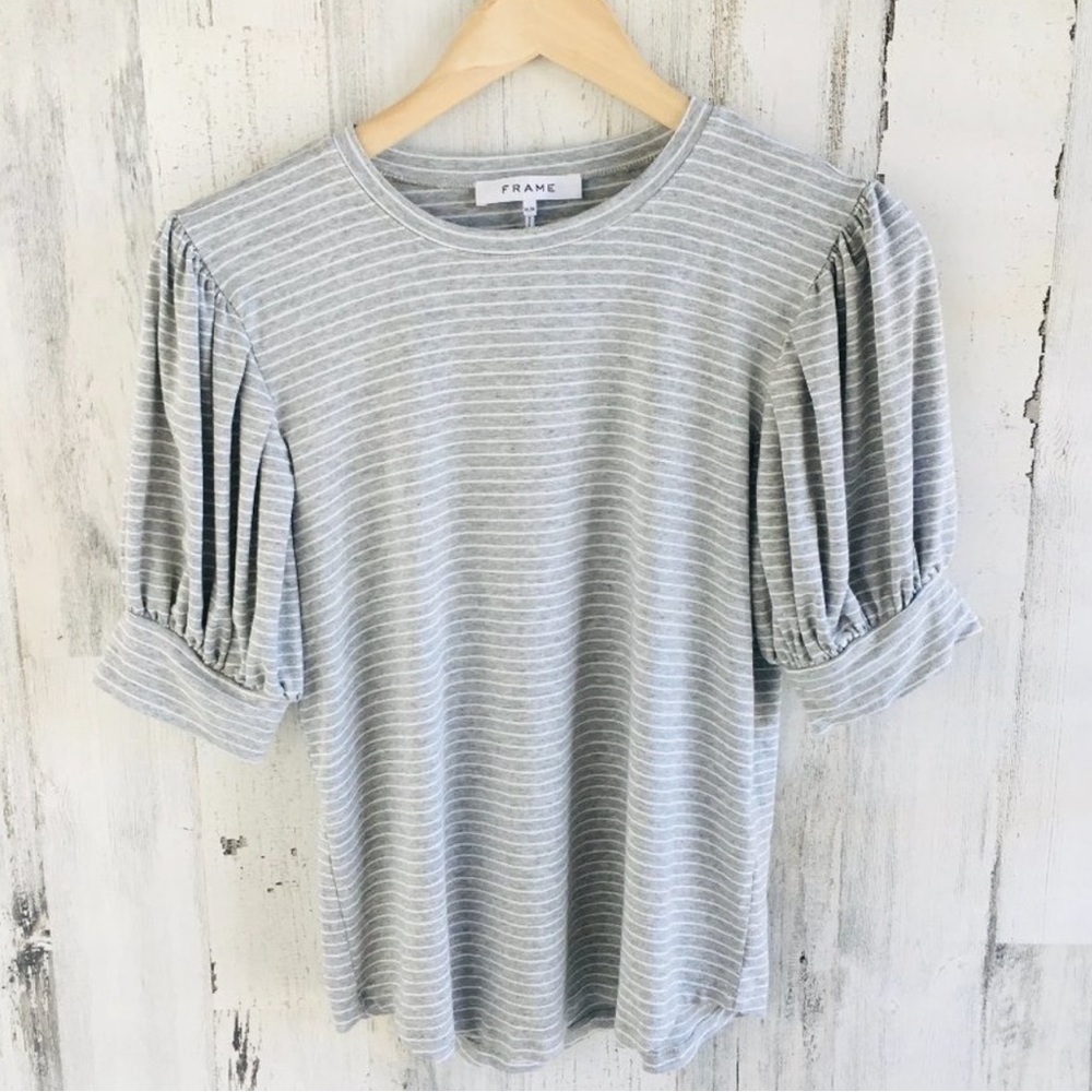 FRAME Women’s XS grey/white ruffle sleeve top.